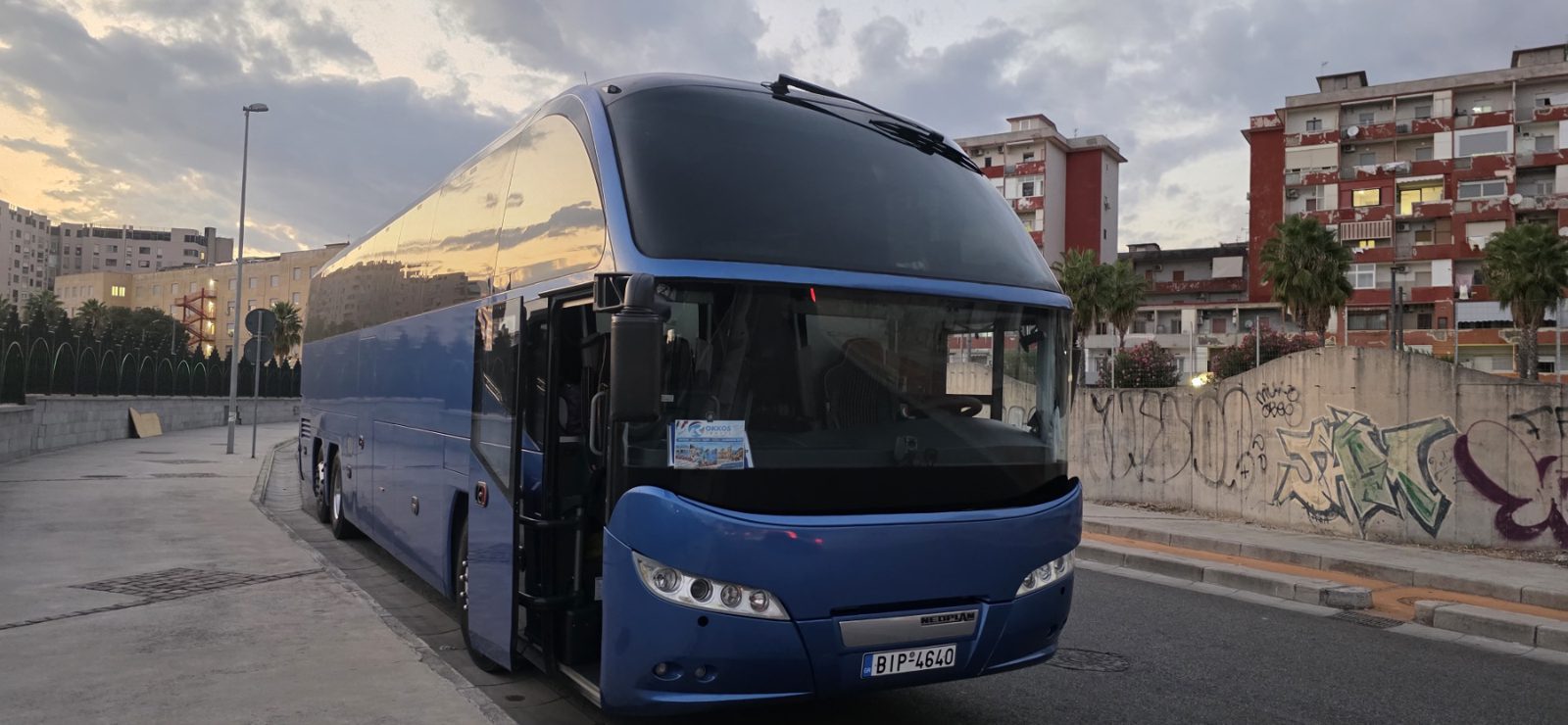 Πούλμαν του στόλου της Rokkos Travel