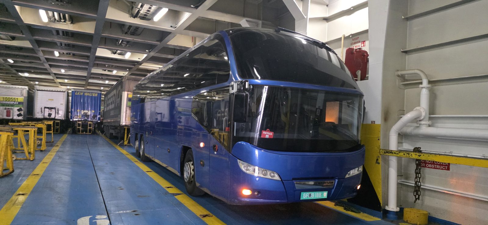 Πούλμαν του στόλου της Rokkos Travel